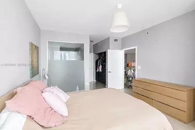 90 SW 3rd St #3212, Miami, FL 33130 - Photo 9