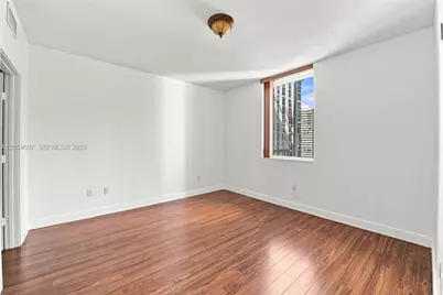 1060 Brickell Avenue #2315, Miami, FL 33131 - Photo 9