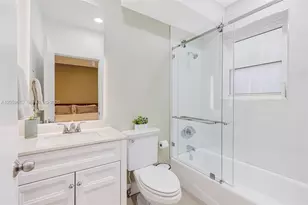 1018 Meridian Ave, Miami Beach, FL 33139 - Photo 25