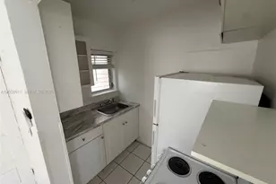 2430 SW 25th Ter, Miami, FL 33133 - Photo 3