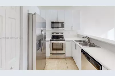 531 NE 21st Ave, Homestead, FL 33033 - Photo 9