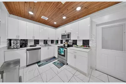 6404 Grant Ct, Hollywood, FL 33024 - Photo 13