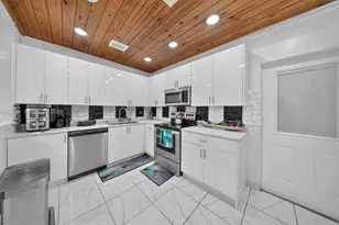 6404 Grant Ct, Hollywood, FL 33024 - Photo 13