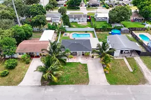 6404 Grant Ct, Hollywood, FL 33024 - Photo 5