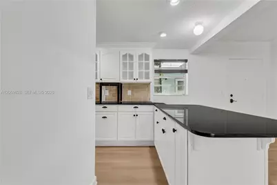 725 Hummingbird Way #107, North Palm Beach, FL 33408 - Photo 5