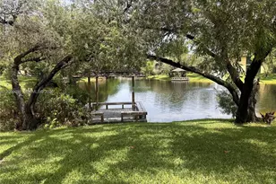 818 SW 9th St Cir, Boca Raton, FL 33486 - Photo 23