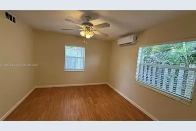 1310 NE 14th Ave #4, Fort Lauderdale, FL 33304 - Photo 11
