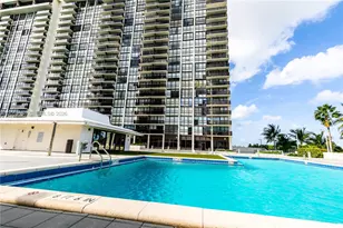 600 NE 36th St, Miami, FL 33137 - Photo 13