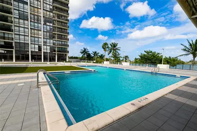 600 NE 36th St #1017, Miami, FL 33137 - Photo 9