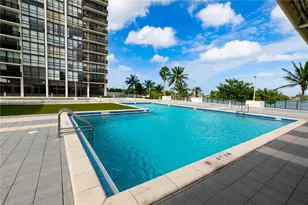 600 NE 36th St, Miami, FL 33137 - Photo 9