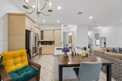 3575 W 97th St, Hialeah, FL 33018 - Photo 15