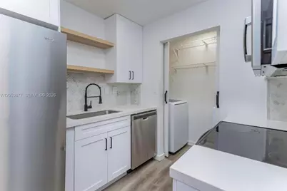 931 NE 199th St #201-22, Miami, FL 33179 - Photo 3