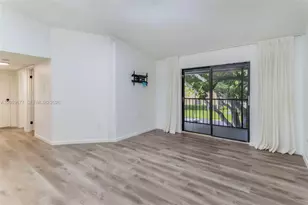 931 NE 199th St, Miami, FL 33179 - Photo 3