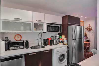 350 Collins Ave #310, Miami Beach, FL 33139 - Photo 13