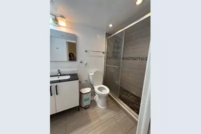 137 Golden Isles Dr #512, Hallandale Beach, FL 33009 - Photo 15