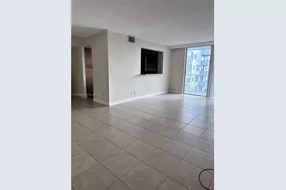 137 Golden Isles Dr #512, Hallandale Beach, FL 33009 - Photo 3
