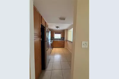 137 Golden Isles Dr #512, Hallandale Beach, FL 33009 - Photo 13