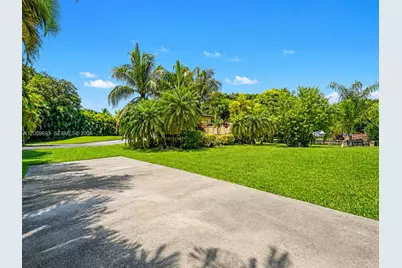 13602 SW 24th St, Davie, FL 33325 - Photo 39