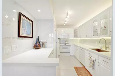 2201 S Ocean Dr #604, Hollywood, FL 33019 - Photo 11
