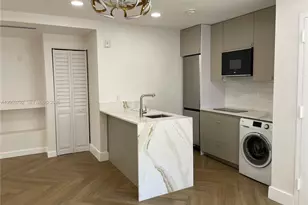 731 6th St, Miami Beach, FL 33139 - Photo 9