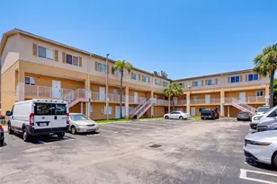 6225 Kendale Lakes Circle, Miami, FL 33183 - Photo 1