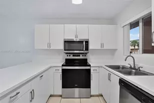 6225 Kendale Lakes Circle, Miami, FL 33183 - Photo 9