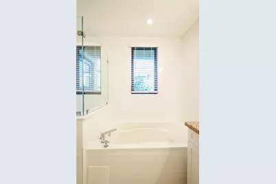 1091 Galiano St #102, Coral Gables, FL 33134 - Photo 25