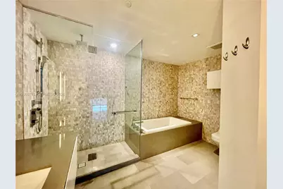 88 SW 7th St #2902, Miami, FL 33130 - Photo 7