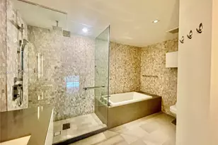 88 SW 7th St, Miami, FL 33130 - Photo 7