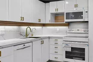 3090 N Course Dr, Pompano Beach, FL 33069 - Photo 9