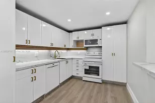 3090 N Course Dr, Pompano Beach, FL 33069 - Photo 5