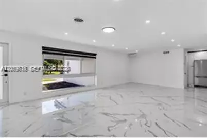 2185 Imperial Point Dr, Fort Lauderdale, FL 33308 - Photo 13