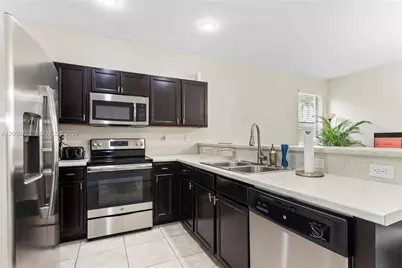 3209 SE 4th Ct #3209, Homestead, FL 33033 - Photo 9