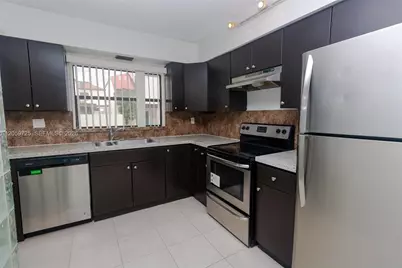 10085 NW 6th Ter, Miami, FL 33172 - Photo 3