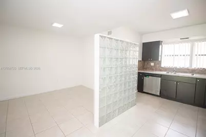10085 NW 6th Ter, Miami, FL 33172 - Photo 5