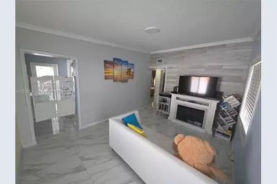 651 E 48th St, Hialeah, FL 33013 - Photo 5