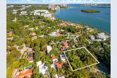 5810 N Bayshore Dr, Miami, FL 33137 - Photo 3