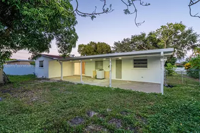 730 NW 77th Way, Pembroke Pines, FL 33024 - Photo 15