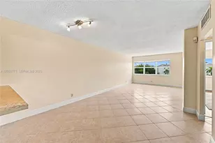2555 NE 11th St, Fort Lauderdale, FL 33304 - Photo 17