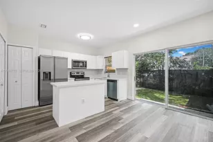 1681 SE 30th St, Homestead, FL 33035 - Photo 13