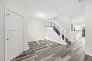 1681 SE 30th St, Homestead, FL 33035 - Photo 5