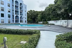 9460 Fontainebleau Blvd, Miami, FL 33172 - Photo 13