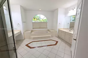 3937 Nighthawk Dr, Weston, FL 33331 - Photo 11