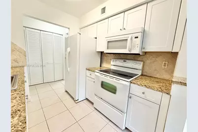 9755 Westview Dr #1217, Coral Springs, FL 33076 - Photo 5