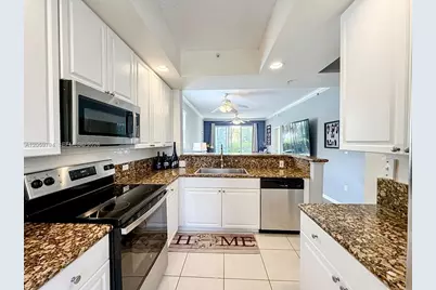 26 Royal Palm Way #201, Boca Raton, FL 33432 - Photo 5