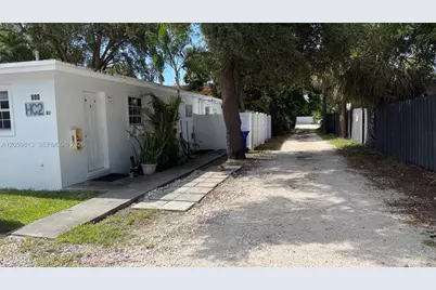 800 SE 15th St #2, Fort Lauderdale, FL 33316 - Photo 3