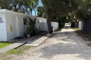 800 SE 15th St, Fort Lauderdale, FL 33316 - Photo 3