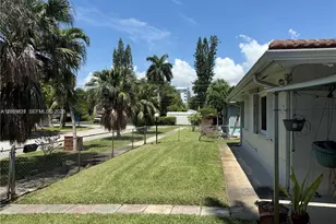 221 NE 1st Terrace, Dania Beach, FL 33004 - Photo 15