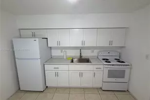 613 NW 5th Ct, Hallandale Beach, FL 33009 - Photo 5