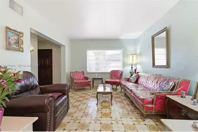 921 E 14 St, Hialeah, FL 33010 - Photo 5
